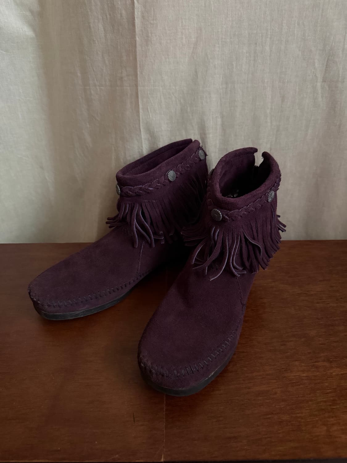 MINNETONKA fringe suede boots 상품이미지2