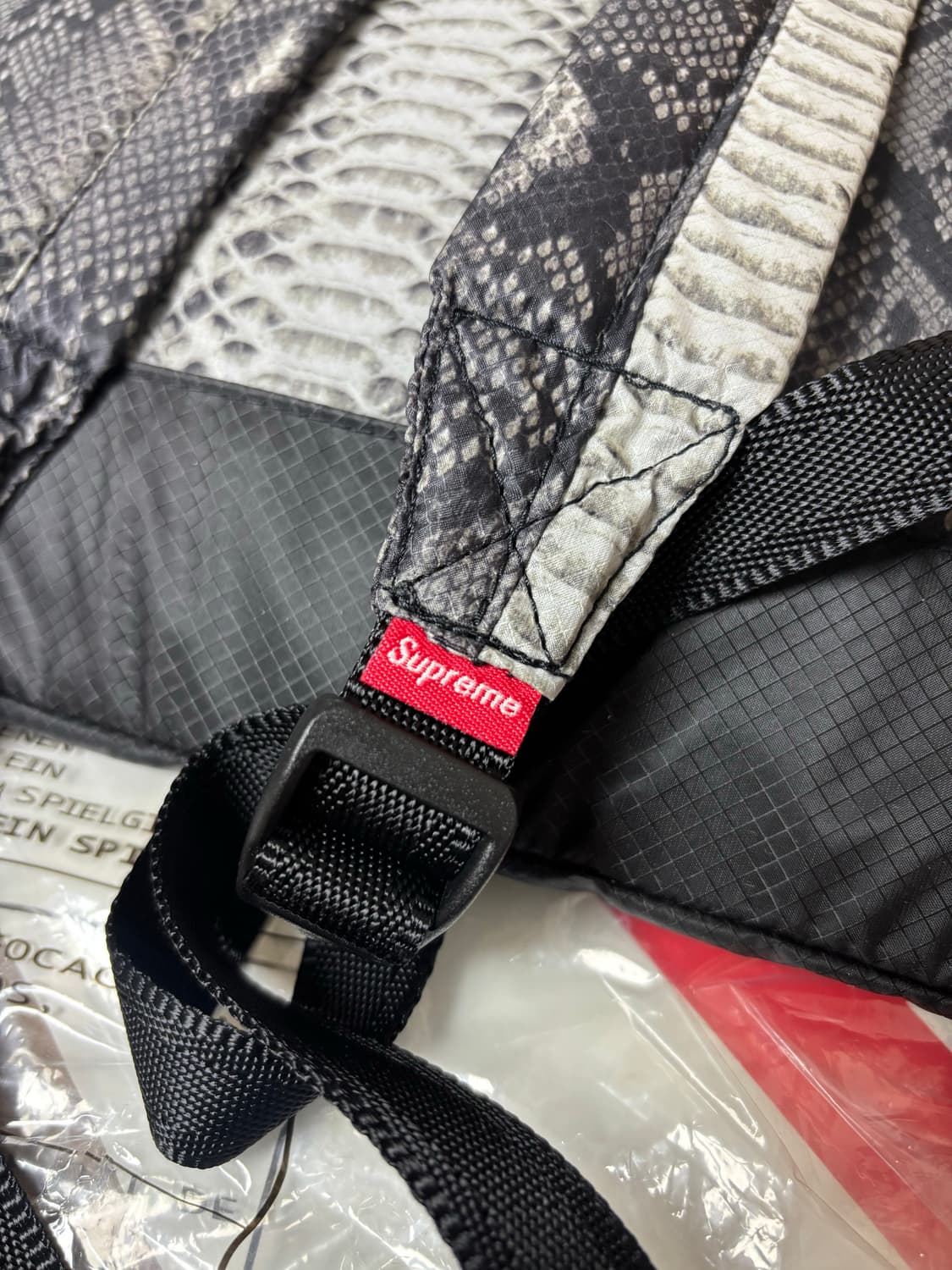 Supreme 슈프림x노스페이스 스네이크 백팩 가방 (Snake) 상품이미지9