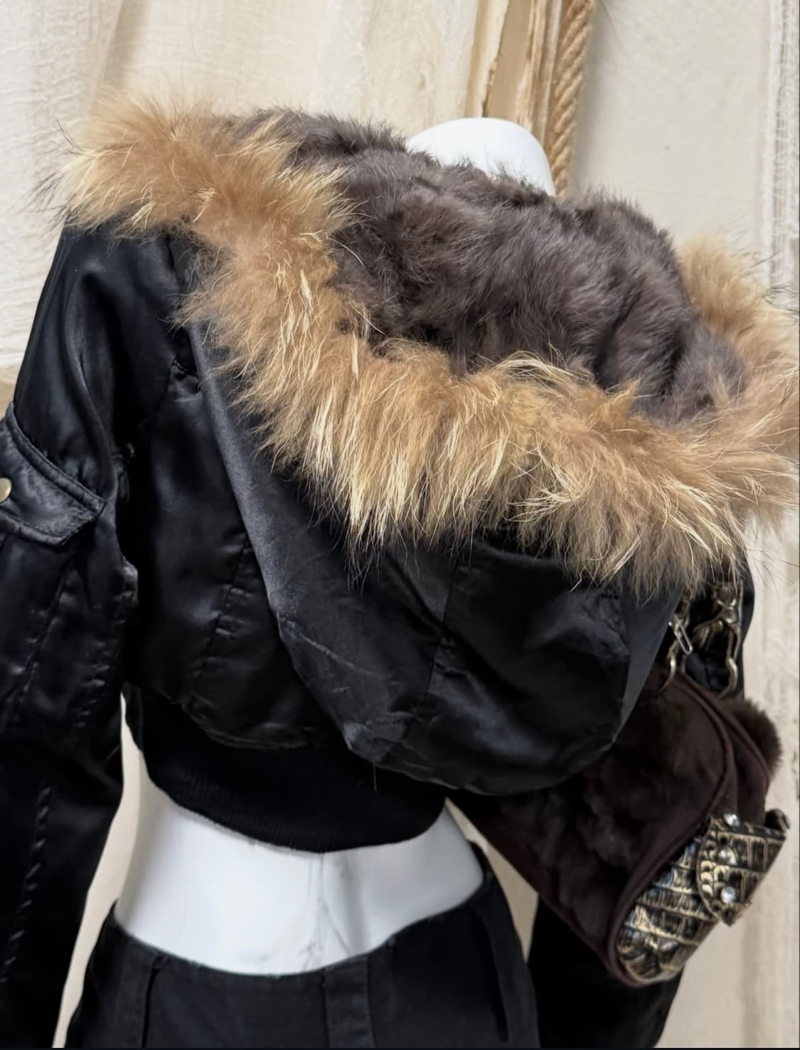 Real Fur Hooded Detail Cropped Pufer 상품이미지4