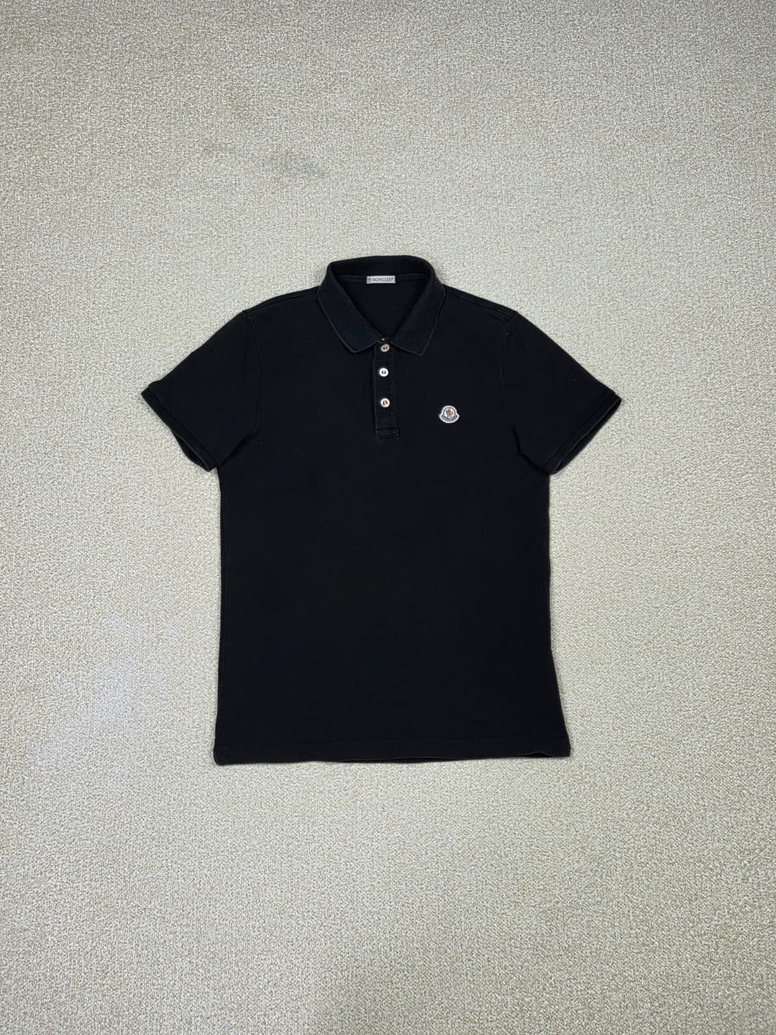 [몽클레어] 시그니처 로고 패치 마글리아 반팔 카라티 | S00123 상품이미지1