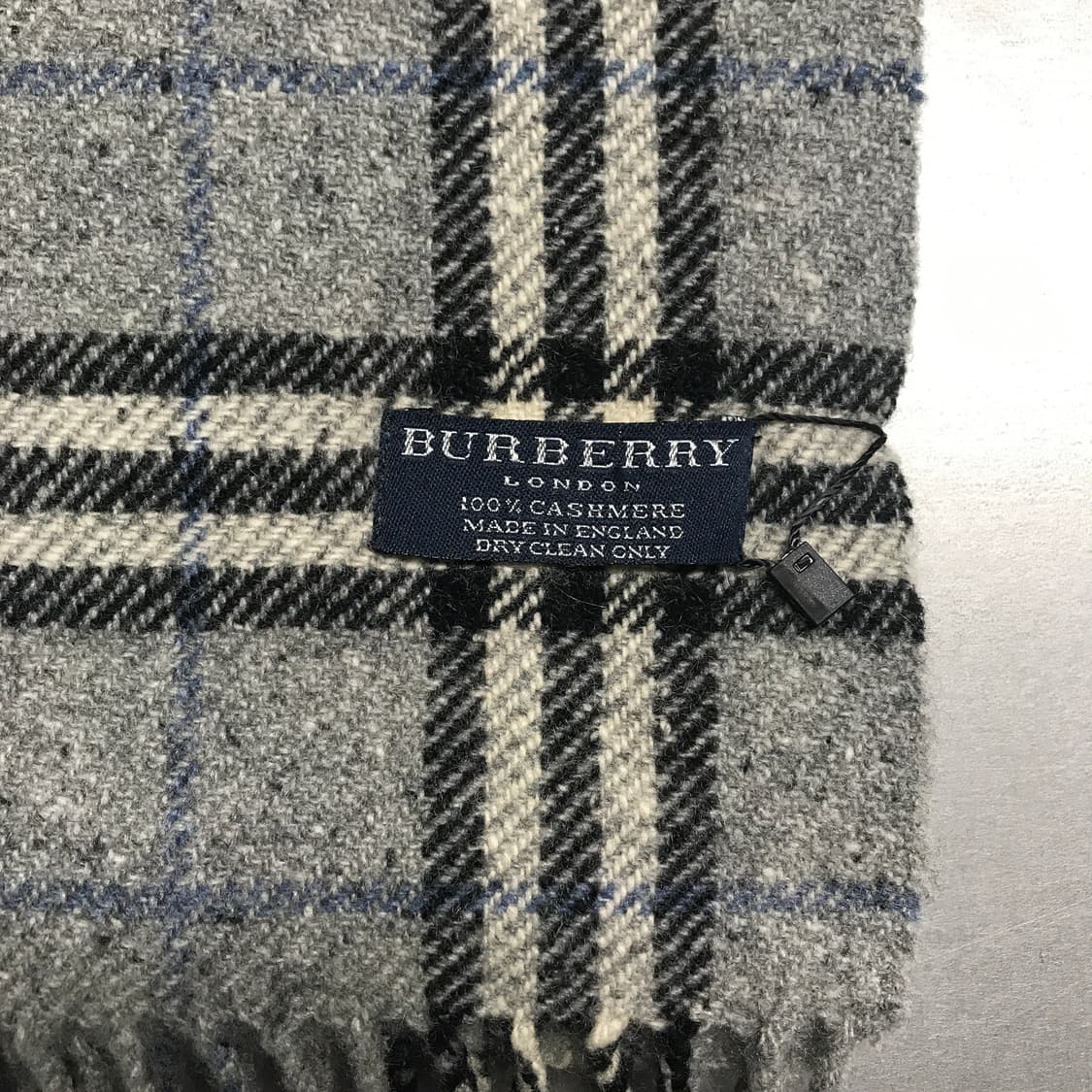 버버리 정품 캐시미어 머플러 그레이 상품이미지4