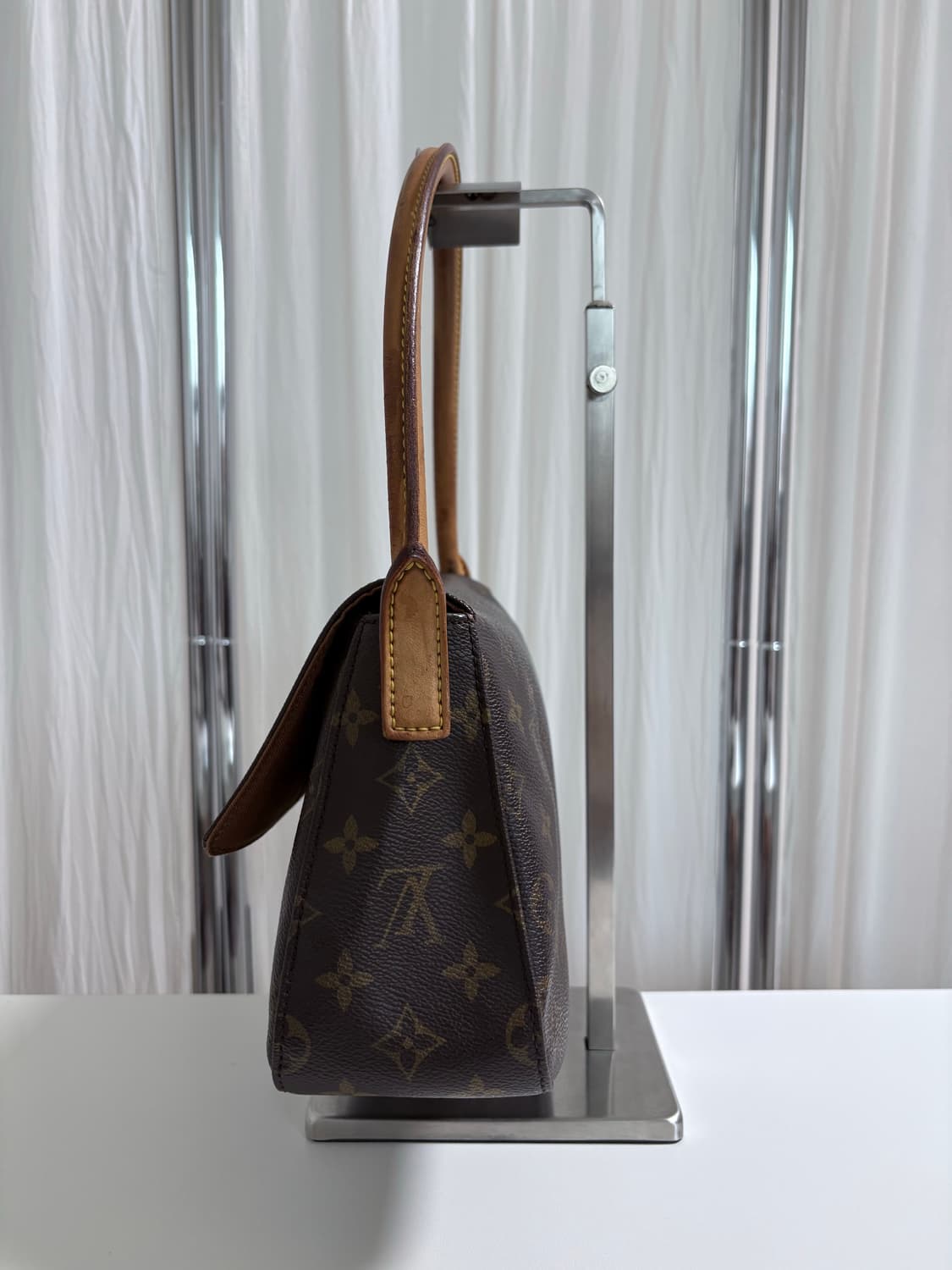 루이비통 루핑 숄더백 상품이미지4