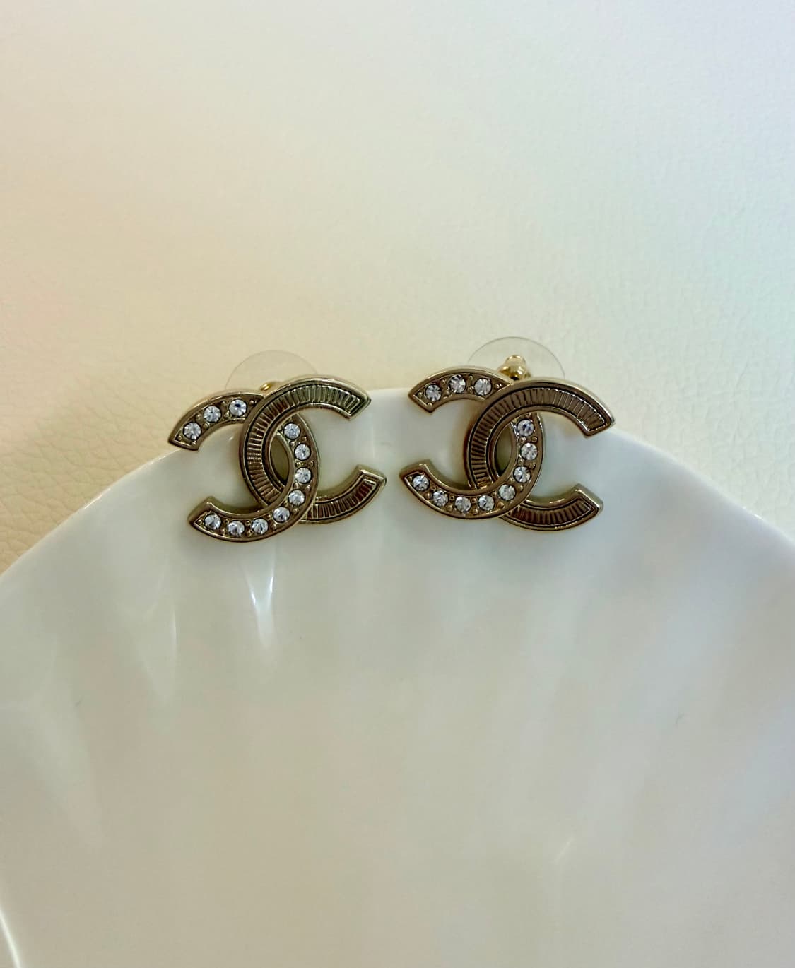 샤넬 샴페인골드 CC 언발장식 귀걸이 업사이클링 상품이미지4