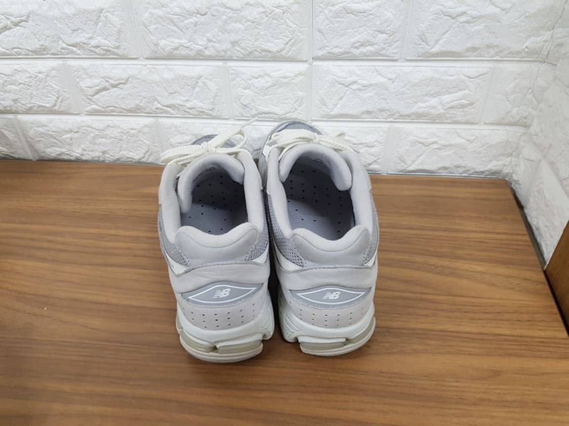 뉴발란스 U2002R 운동화 남성270  상품이미지5