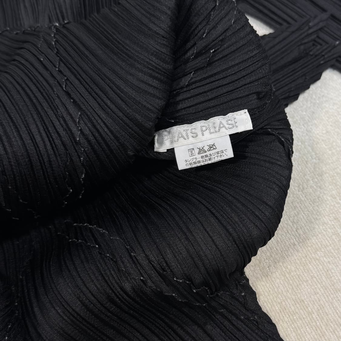 Pleats Please Black Long Sleeves Top 상품이미지5