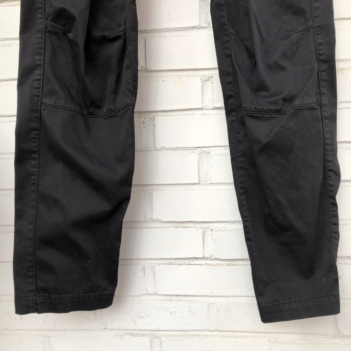 Cp컴퍼니 스트레치 사틴 렌즈 카고팬츠 블랙 23SS  상품이미지5