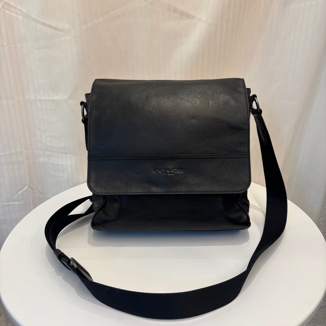 정품 코치 남성 소가죽 크로스백     상품이미지1
