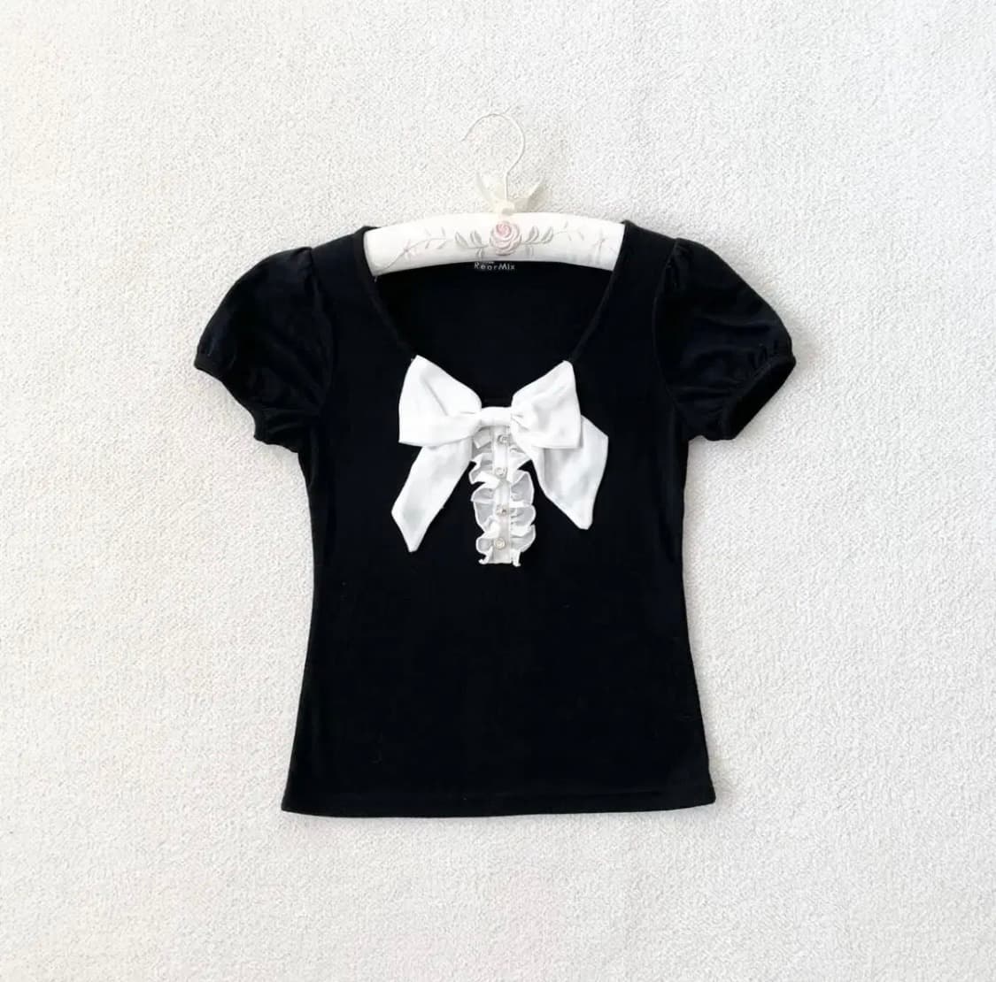 일브 히메갸루 오월빈티지 블랙 왕리본 로걀탑 블라우스 핀터리즈리사엑시즈팜 상품이미지3