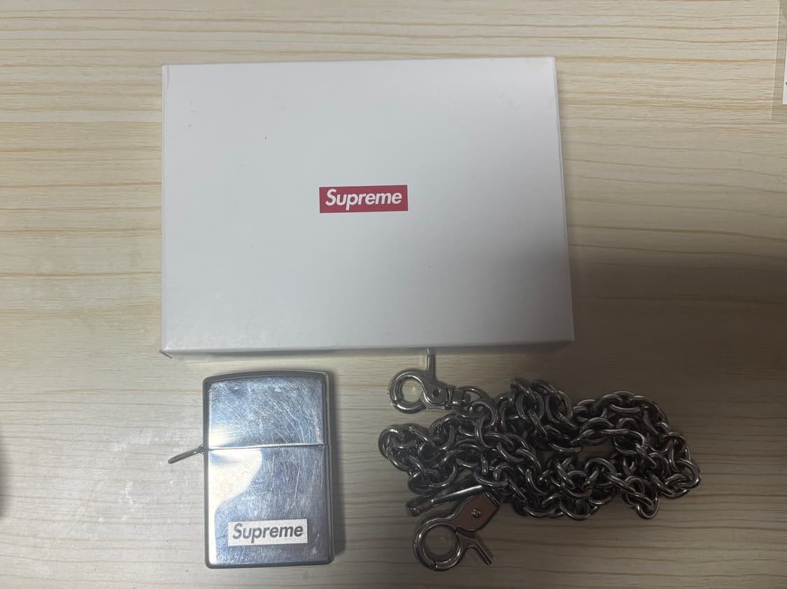 슈프림 지포라이터 상품이미지4