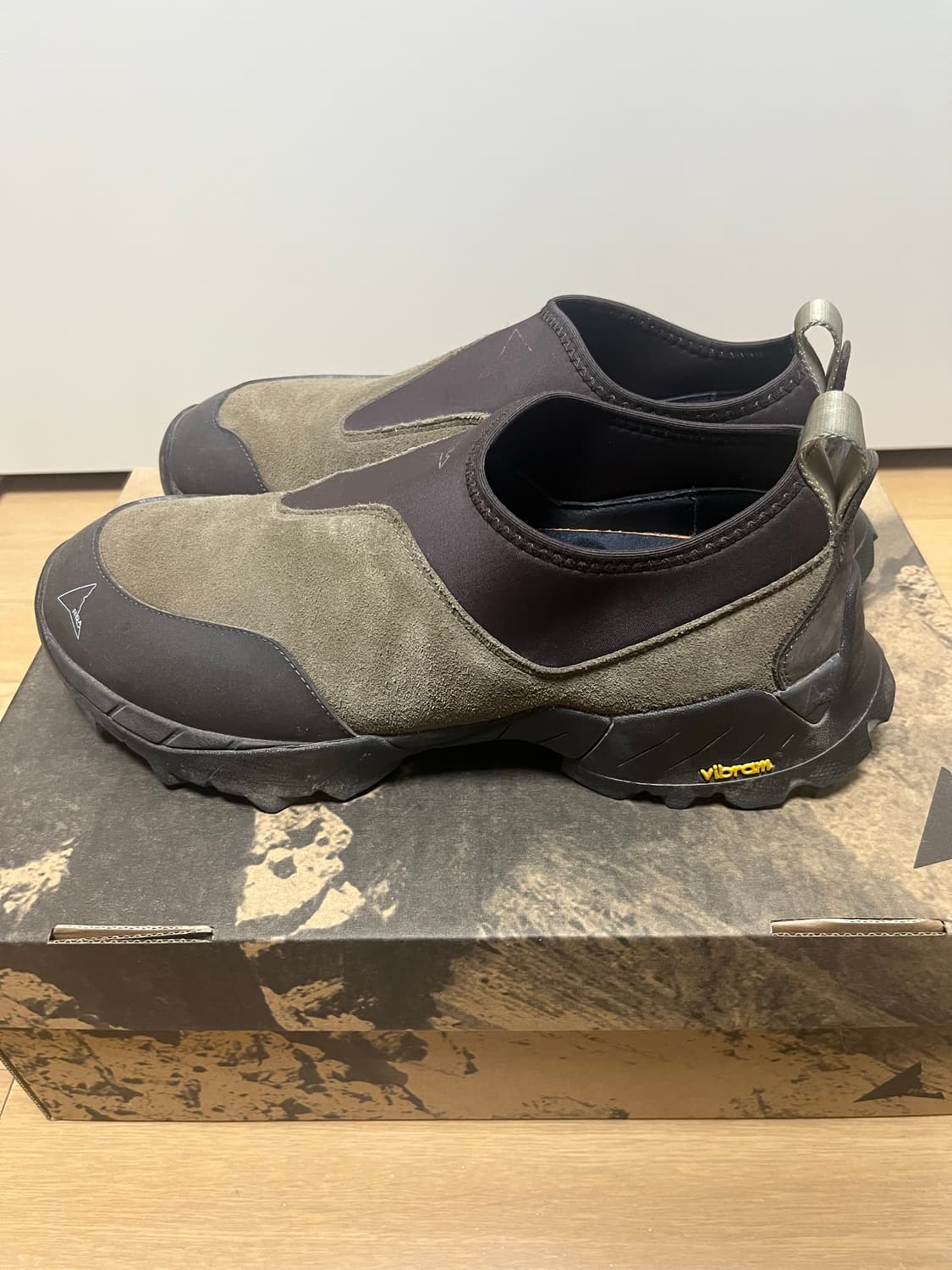 로아 slip on brown 상품이미지6