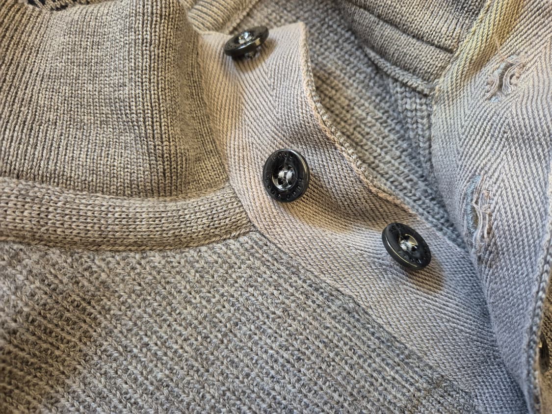 휴고보스 하프넥 버튼 니트 상품이미지5