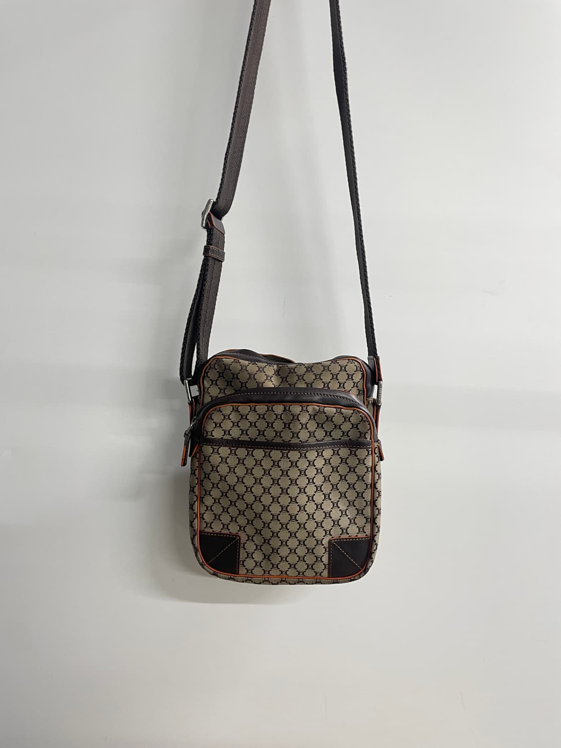 셀린느 크로스백(남여공용) 상품이미지1