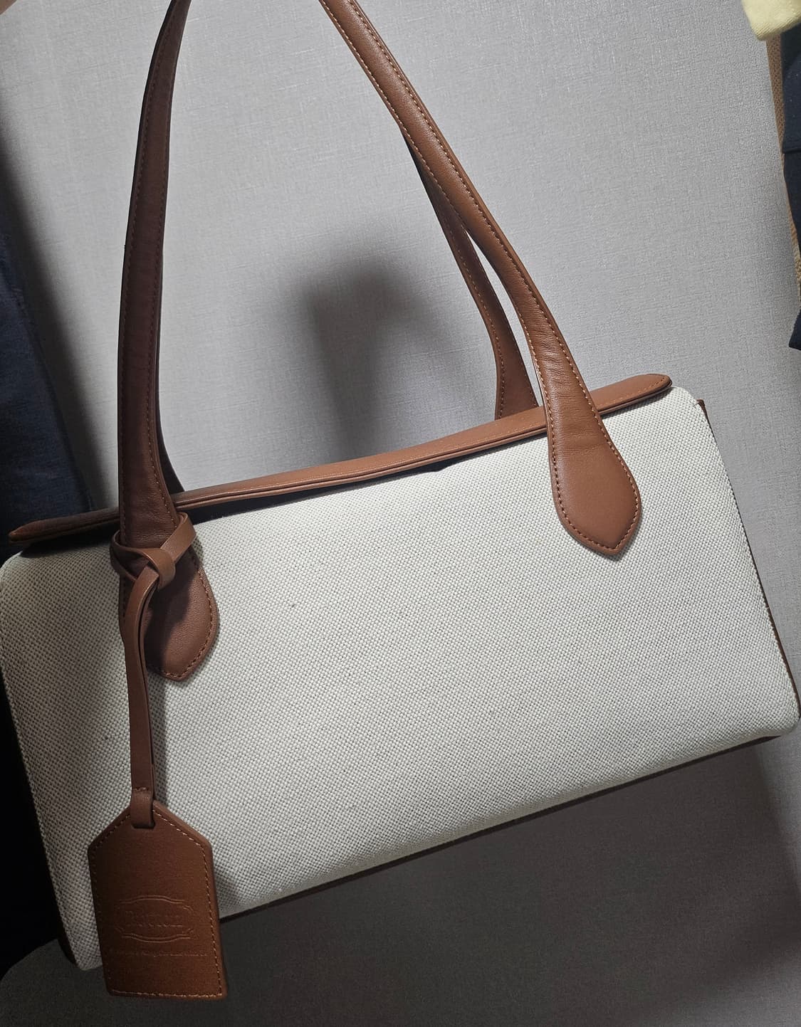 (새상품) 벗튼 캔버스 레더 숄더백 상품이미지5