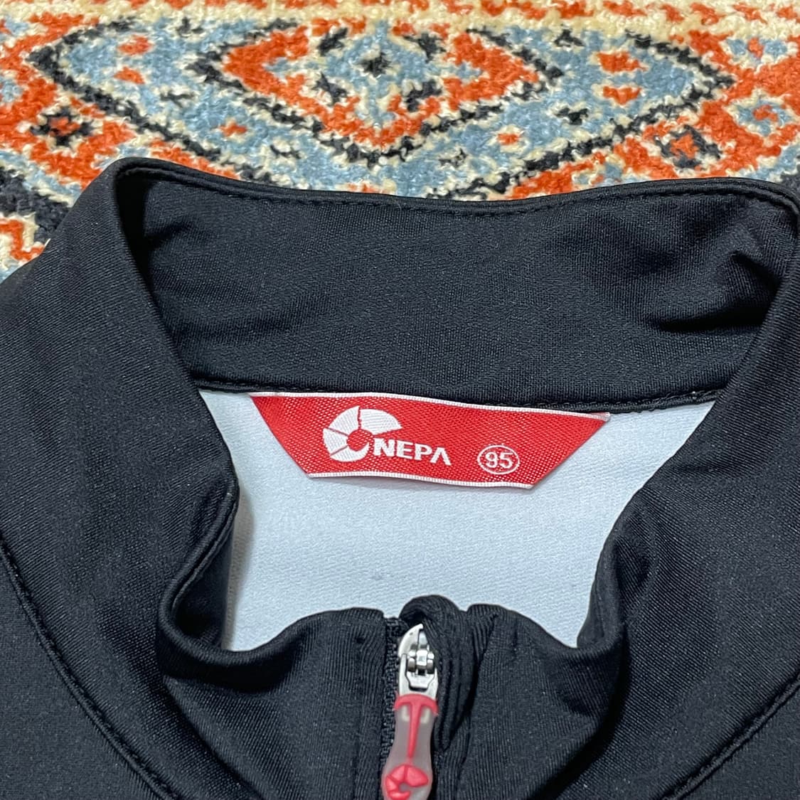 네파 블랙 플렉시블 로고 기능성 긴팔 티셔츠 여성95 상품이미지3