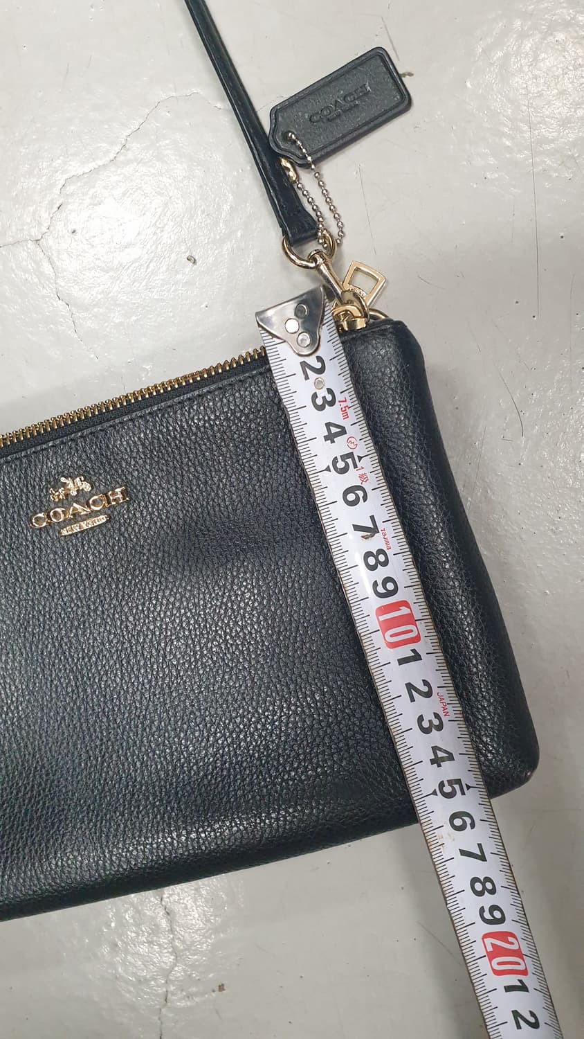 코치 블랙 가죽 크로스백 상품이미지3