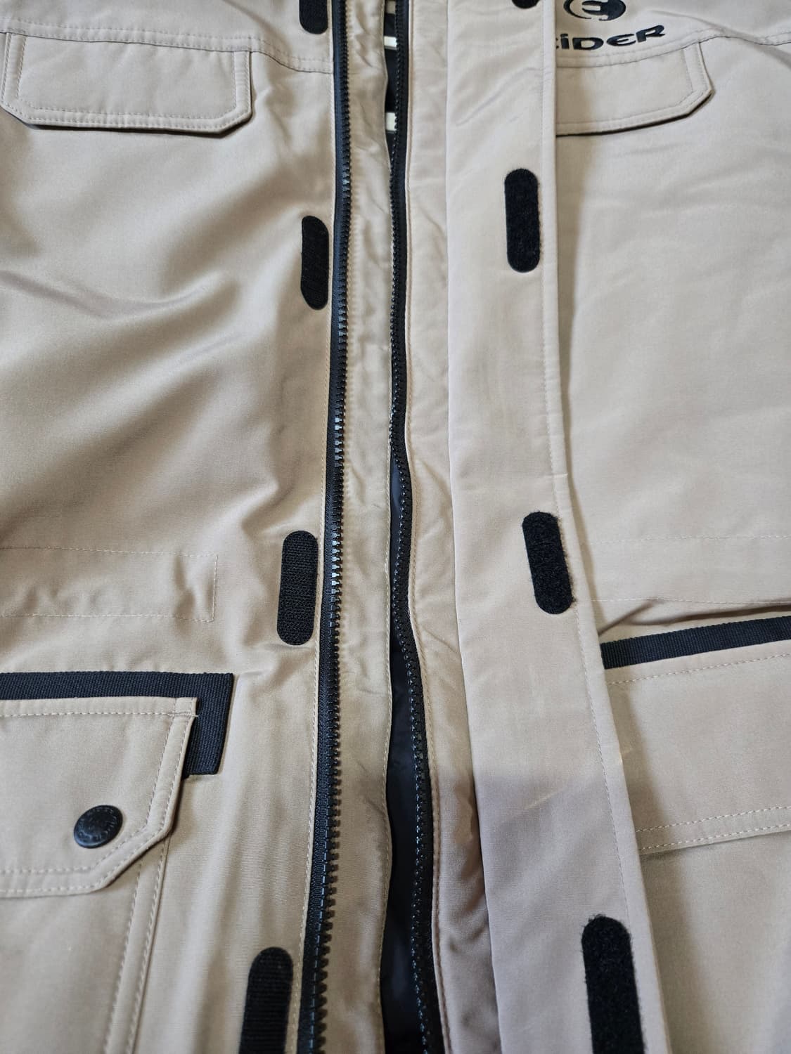 아이더 캐주얼 헤비다운 라쿤털 패딩(택달린새상품) 상품이미지6