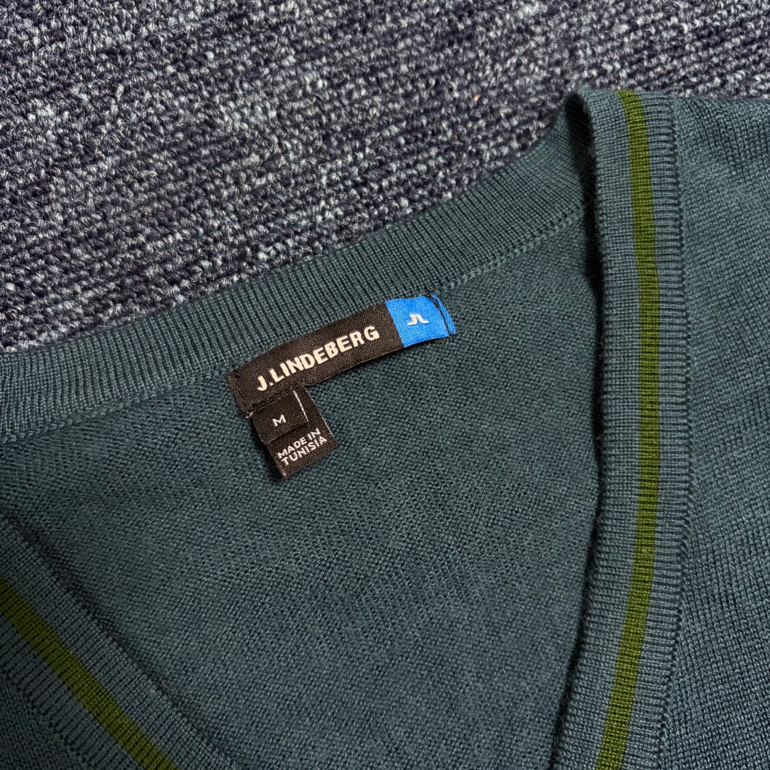 제이린드버그 메리노 브이넥 니트 상품이미지4