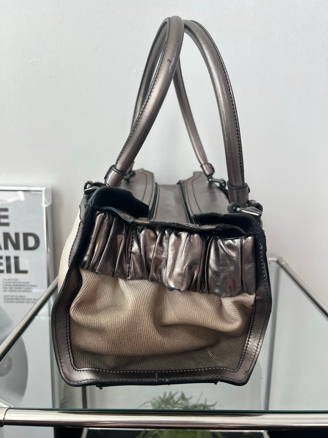 버버리 메탈릭 노바 체크 필그림 숄더백  상품이미지5