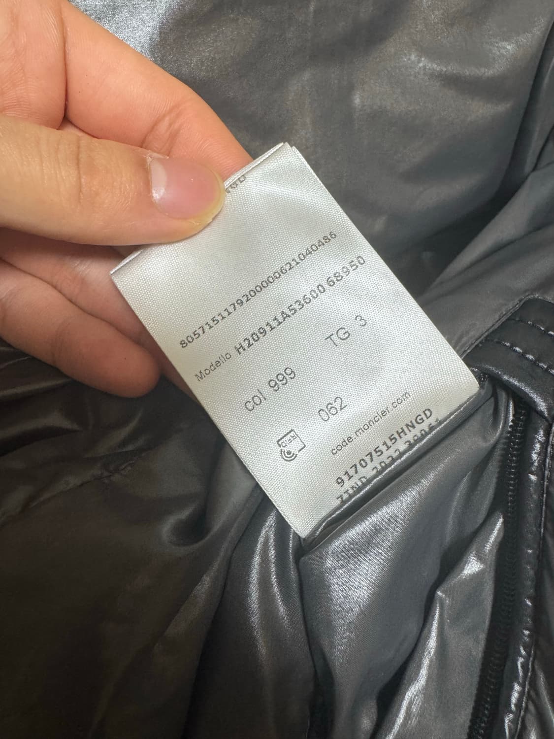 정품) 몽클레어 마야 유광패딩 3사이즈 상태좋음 상품이미지4