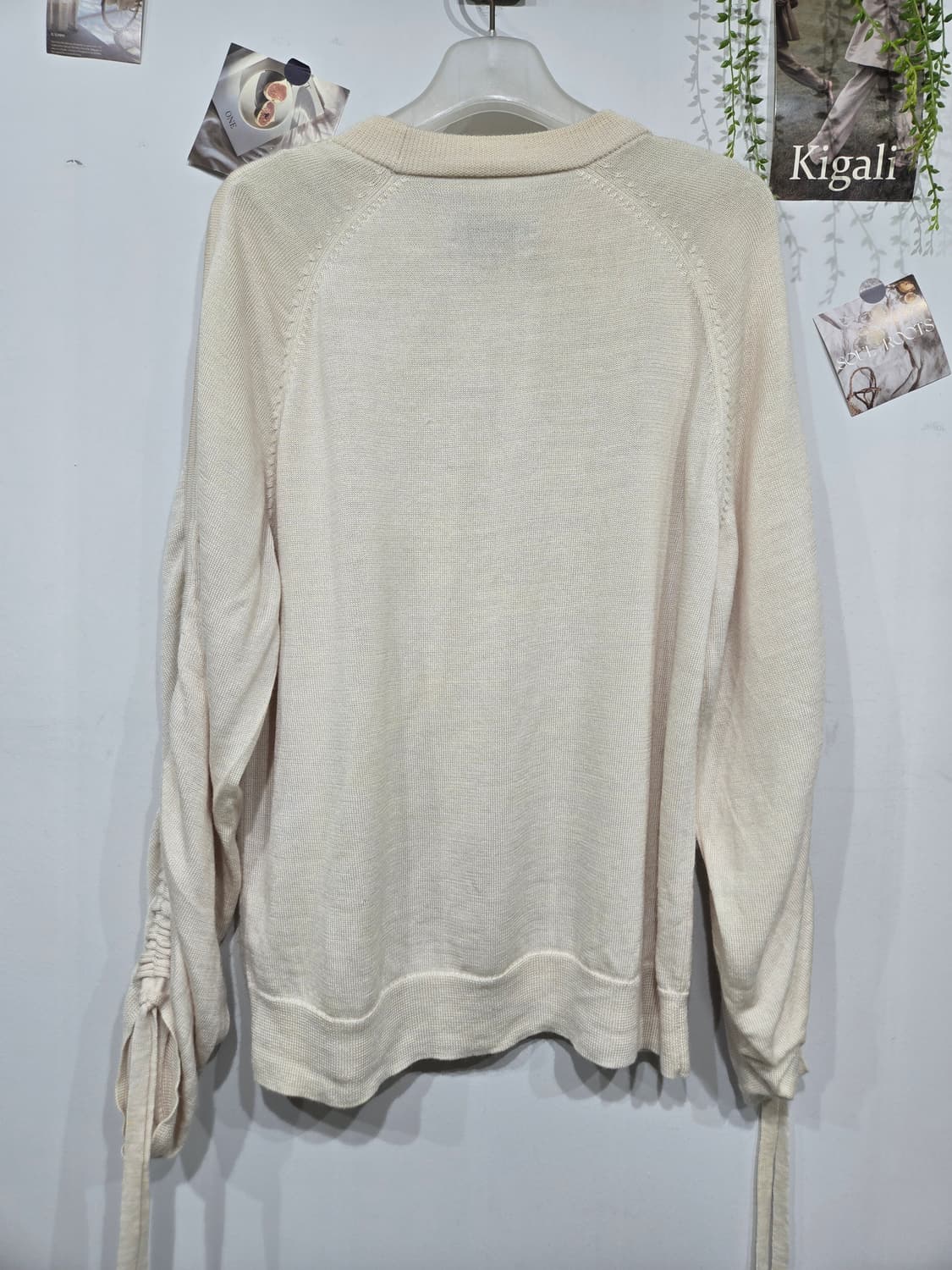 올세인츠 아이보리 셔링 긴팔 니트 상품이미지4