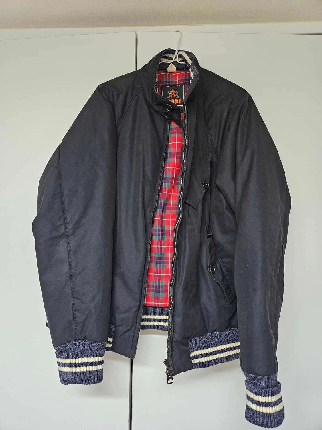 바라쿠타 g9 프리마로프트 블랙 자켓 상품이미지1