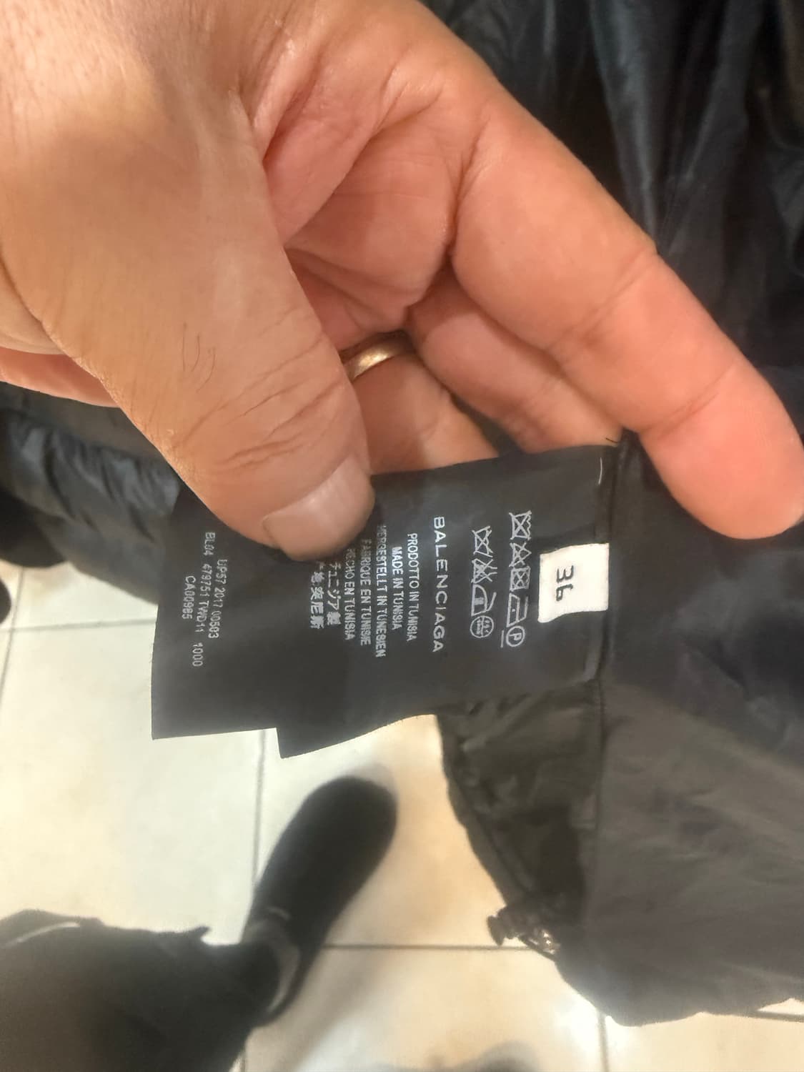 36/66 정품 발렌시아가 puffer 패딩 팝니다 상품이미지3