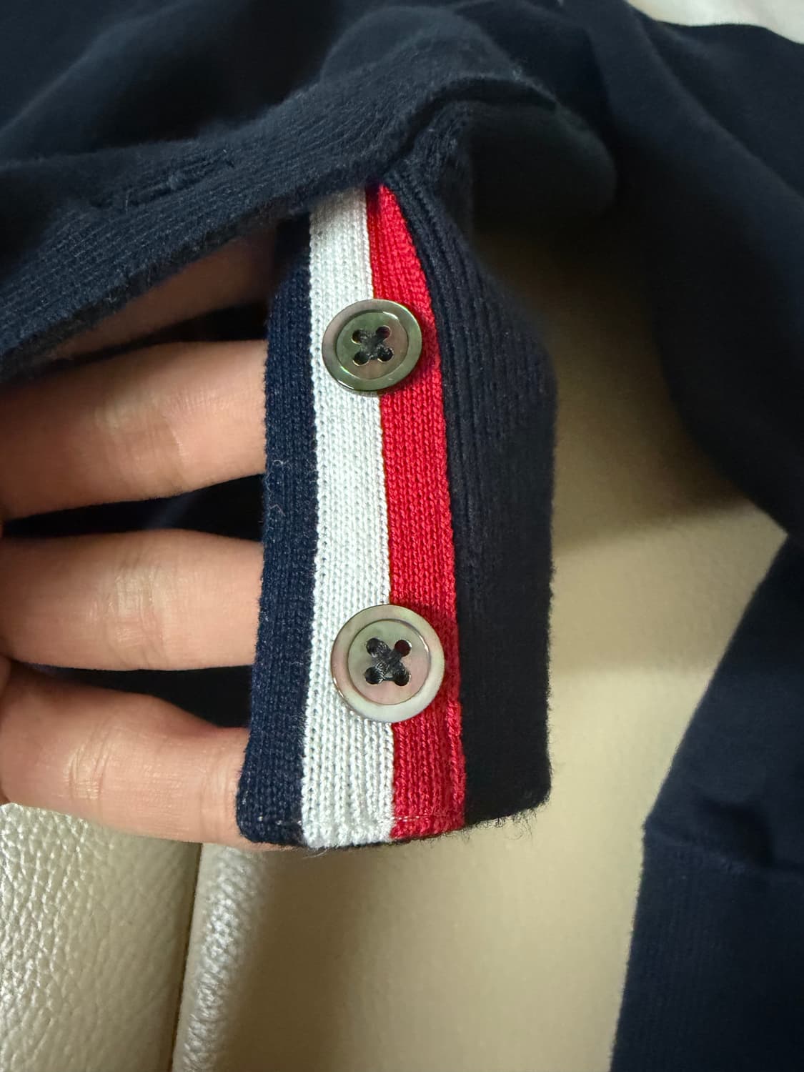 톰브라운 4바 네이비 맨투맨 상품이미지7