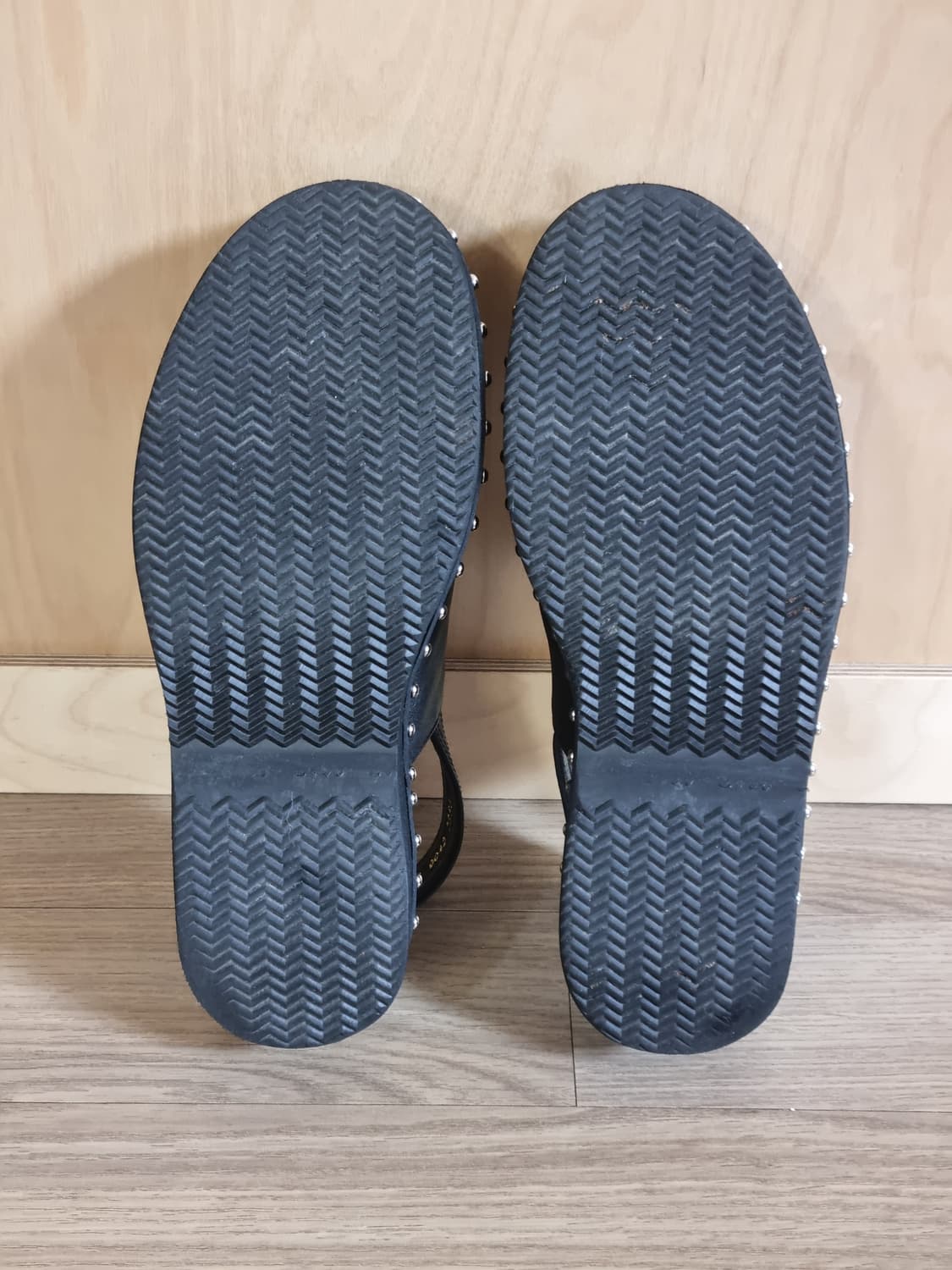 셀레디프 클로그 barnet stud clogs black 255 상품이미지10