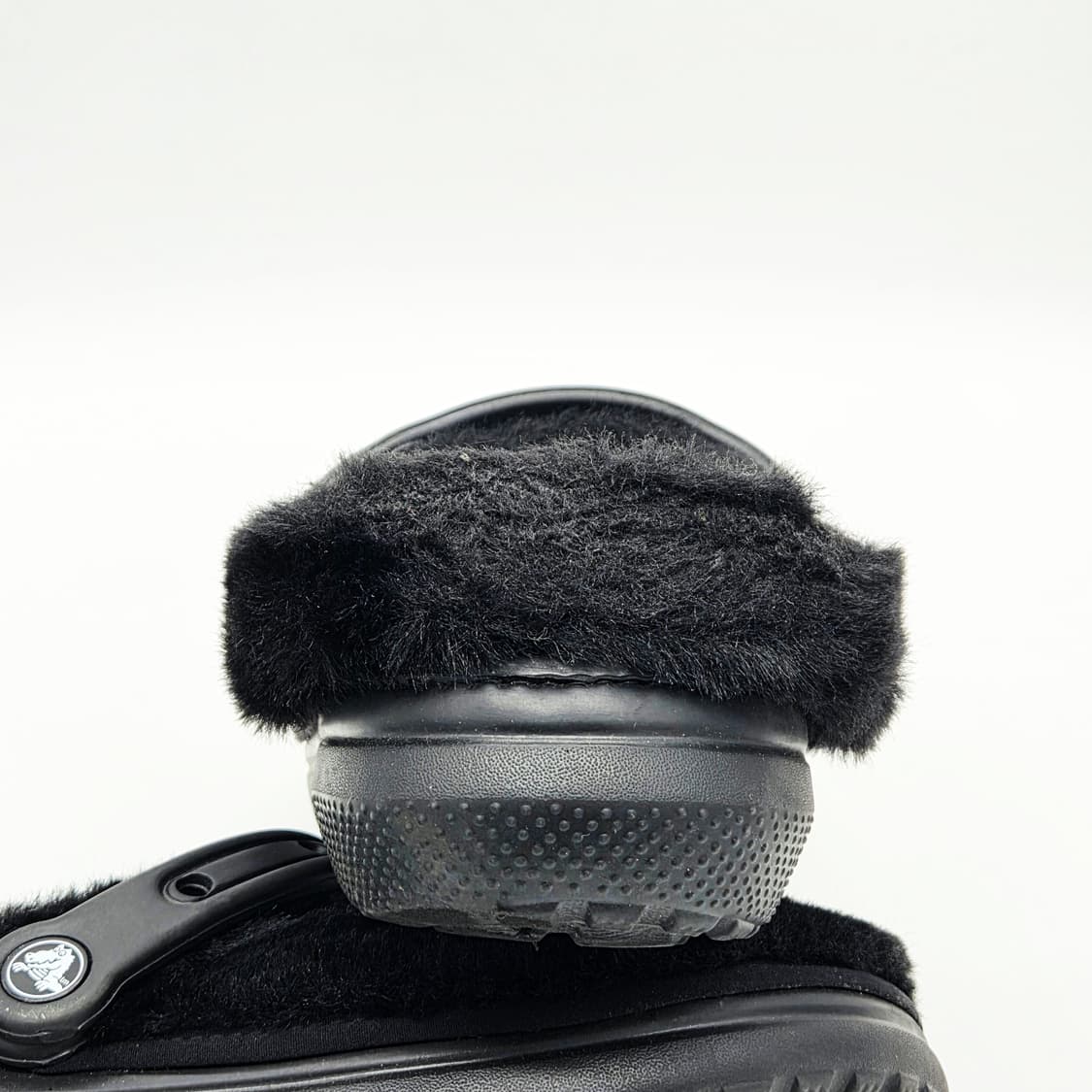 크록스 클래식 퍼 슈어 클로그 블랙 (M7 W9) 상품이미지2