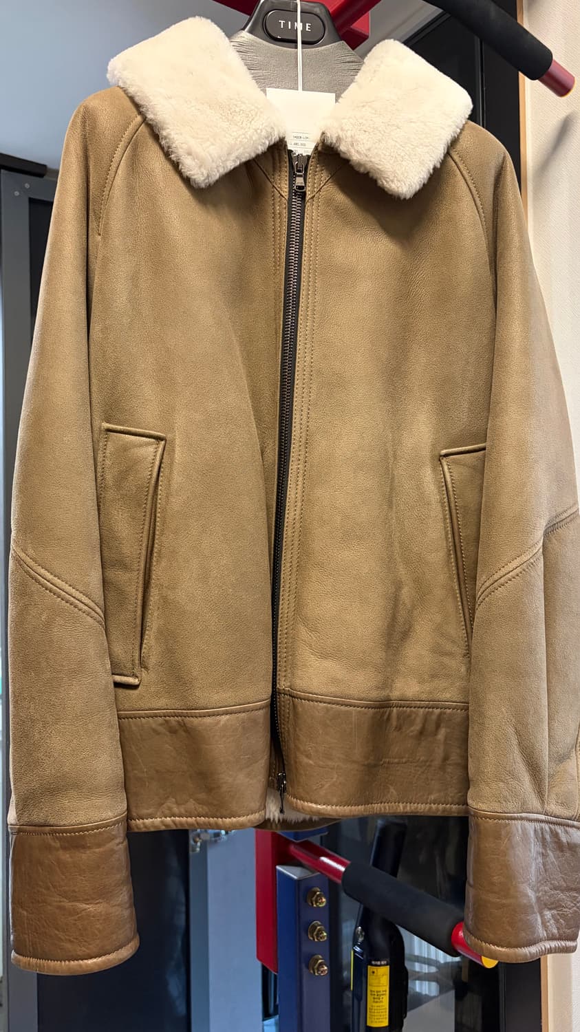 타임옴므 22fw 무스탕 카키 상품이미지1