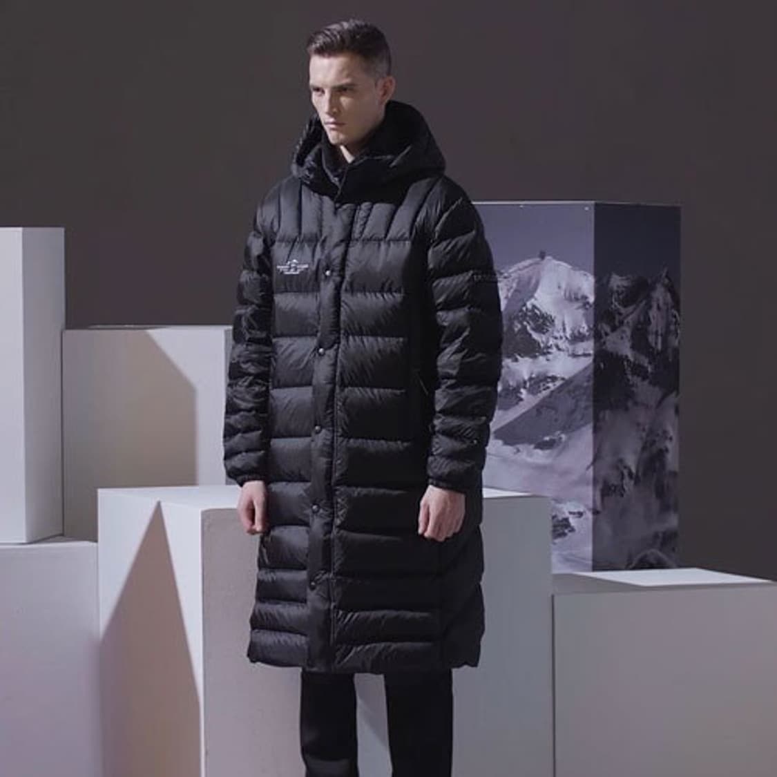 데상트 40주년 경량 벤치 다운 롱패딩 점퍼 상품이미지1