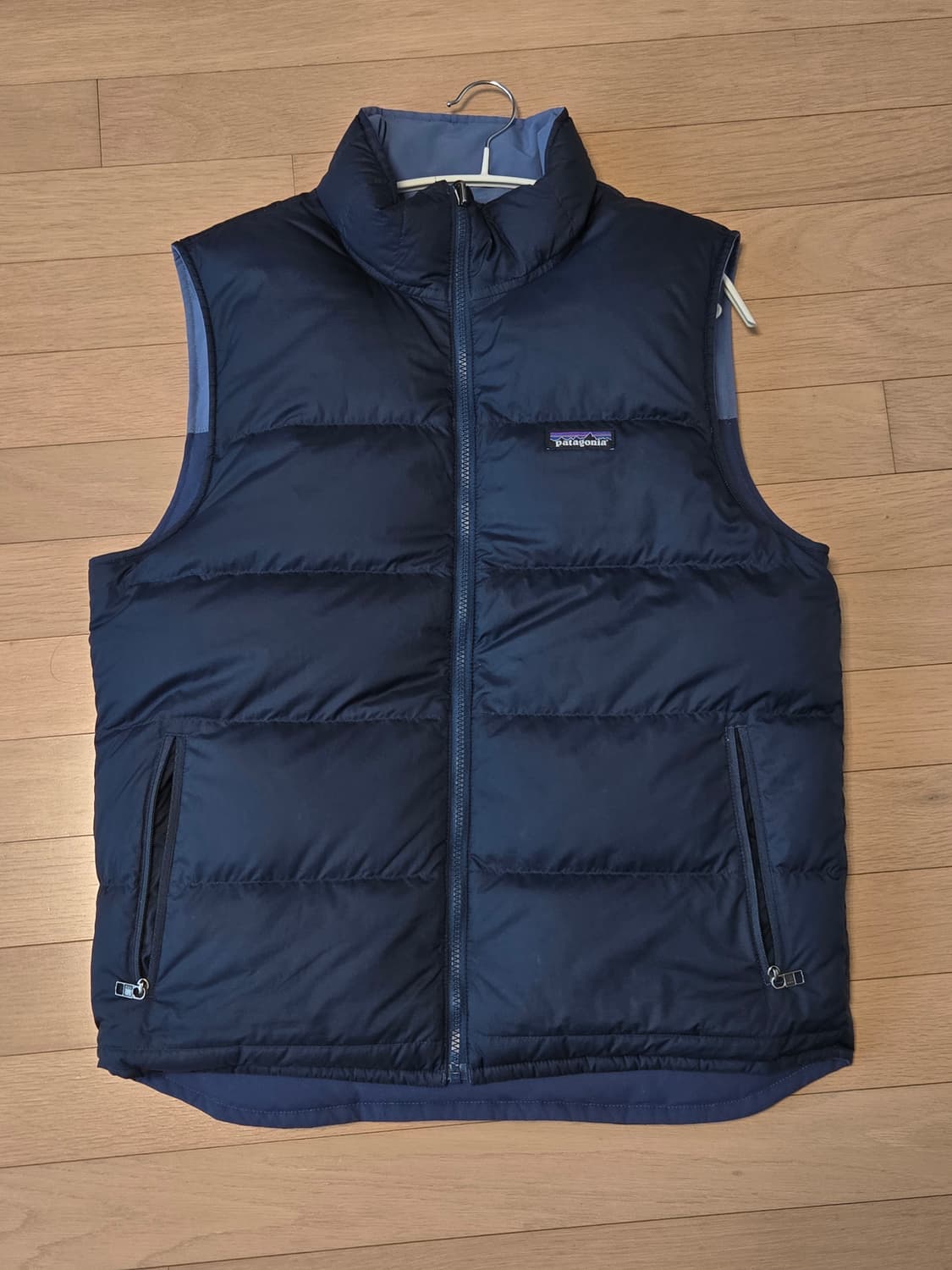 파타고니아 패딩 조끼 리버서블 네이비 상품이미지1