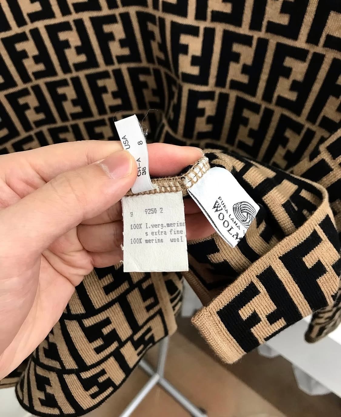 펜디 울 주카 니트 상품이미지6