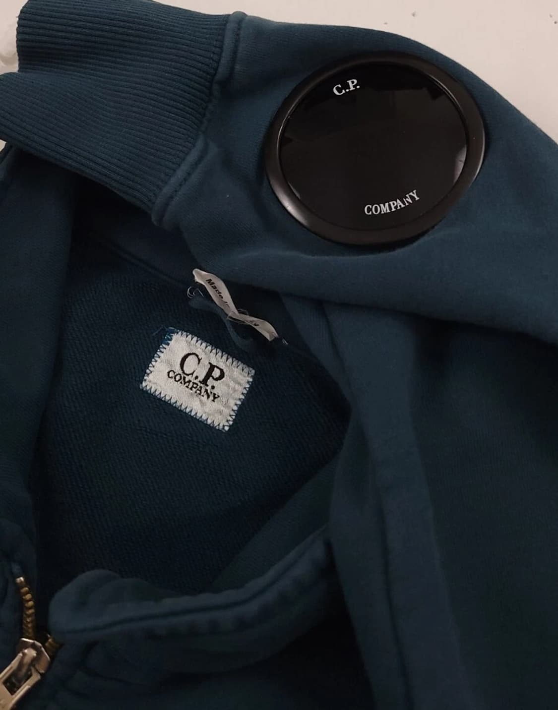  C.P. 컴퍼니 렌즈 집업 스웻셔츠 상품이미지3