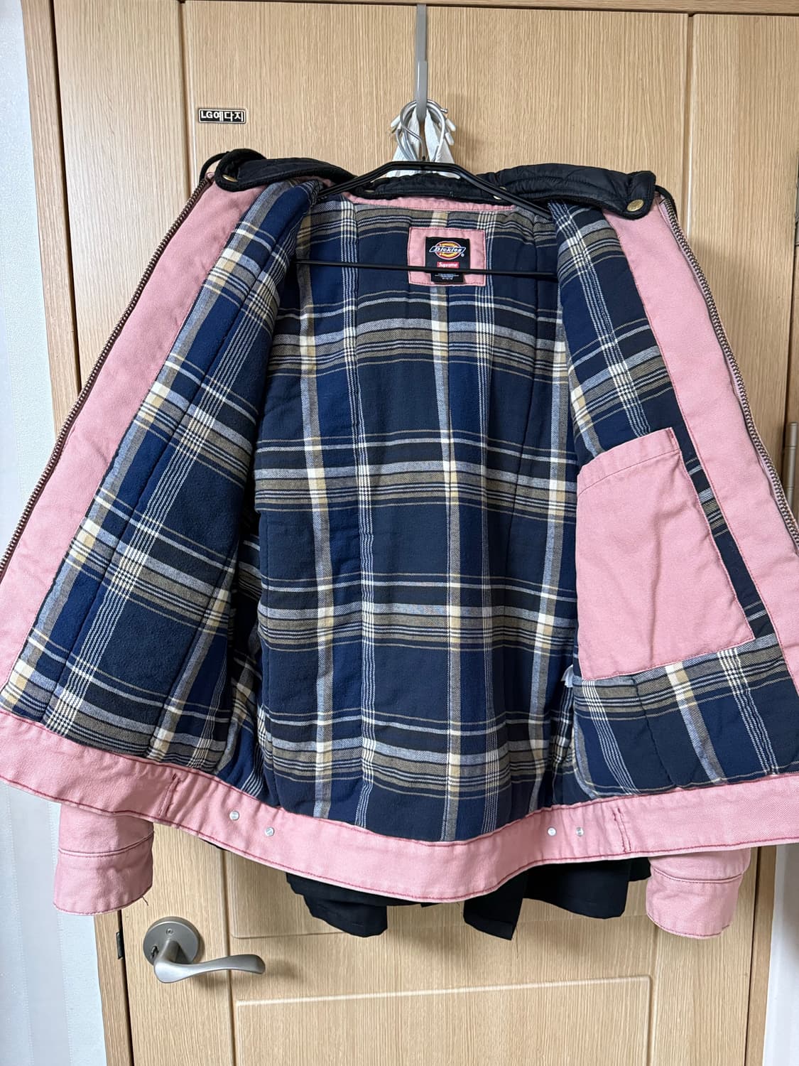 [M]슈프림 x 디키즈 후드 워크 자켓 핑크 - 24FW 상품이미지10