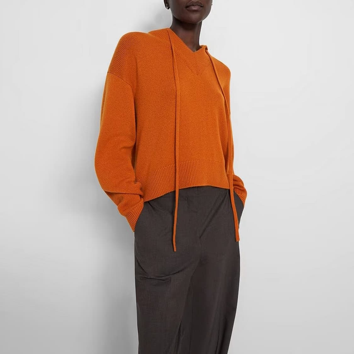 띠어리 캐시미어 브이넥 후드 니트 상품이미지1