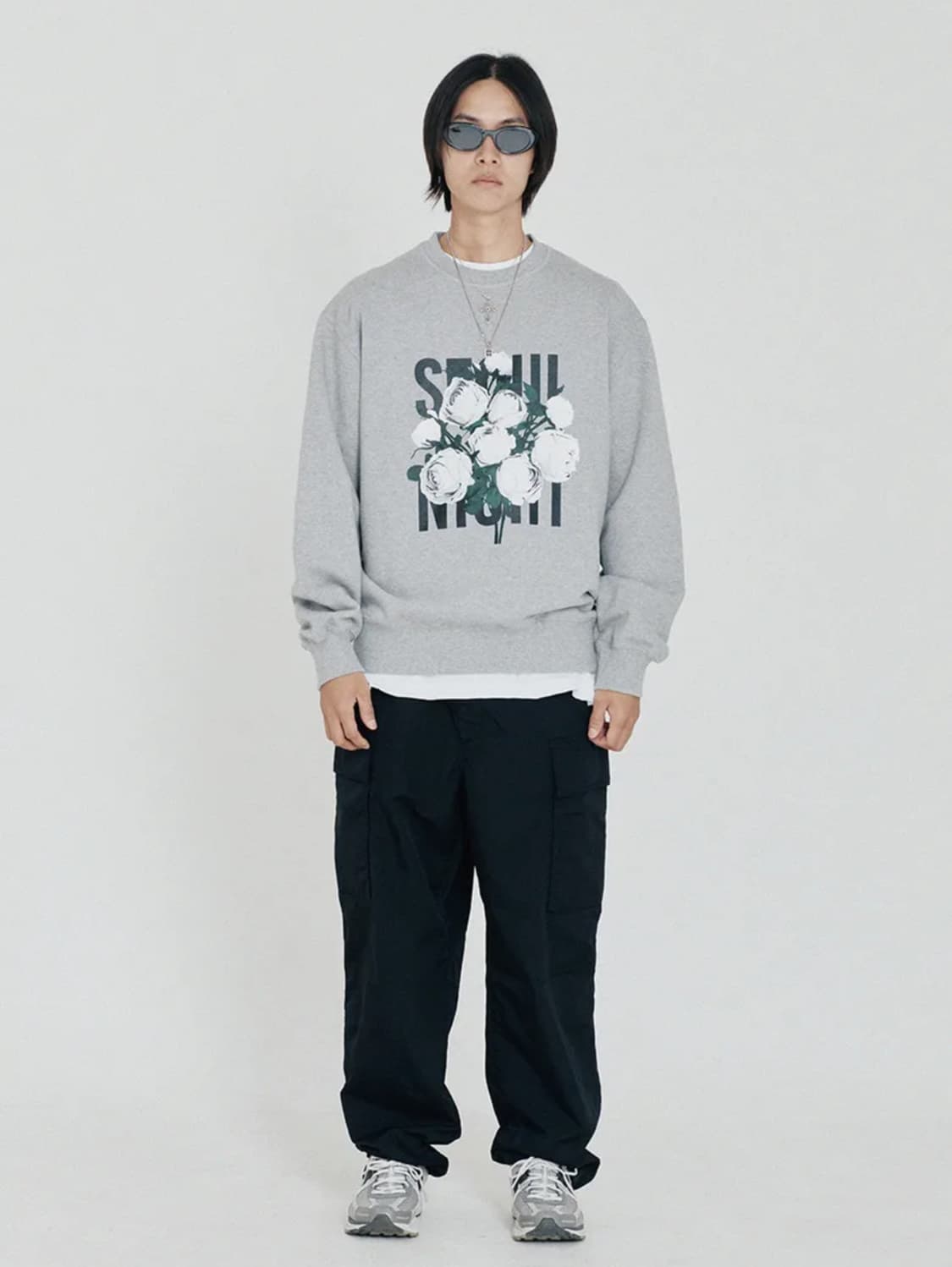 그란투리스모 서울 나이트 플라워 발색 그레이 맨투맨 XL 상품이미지3