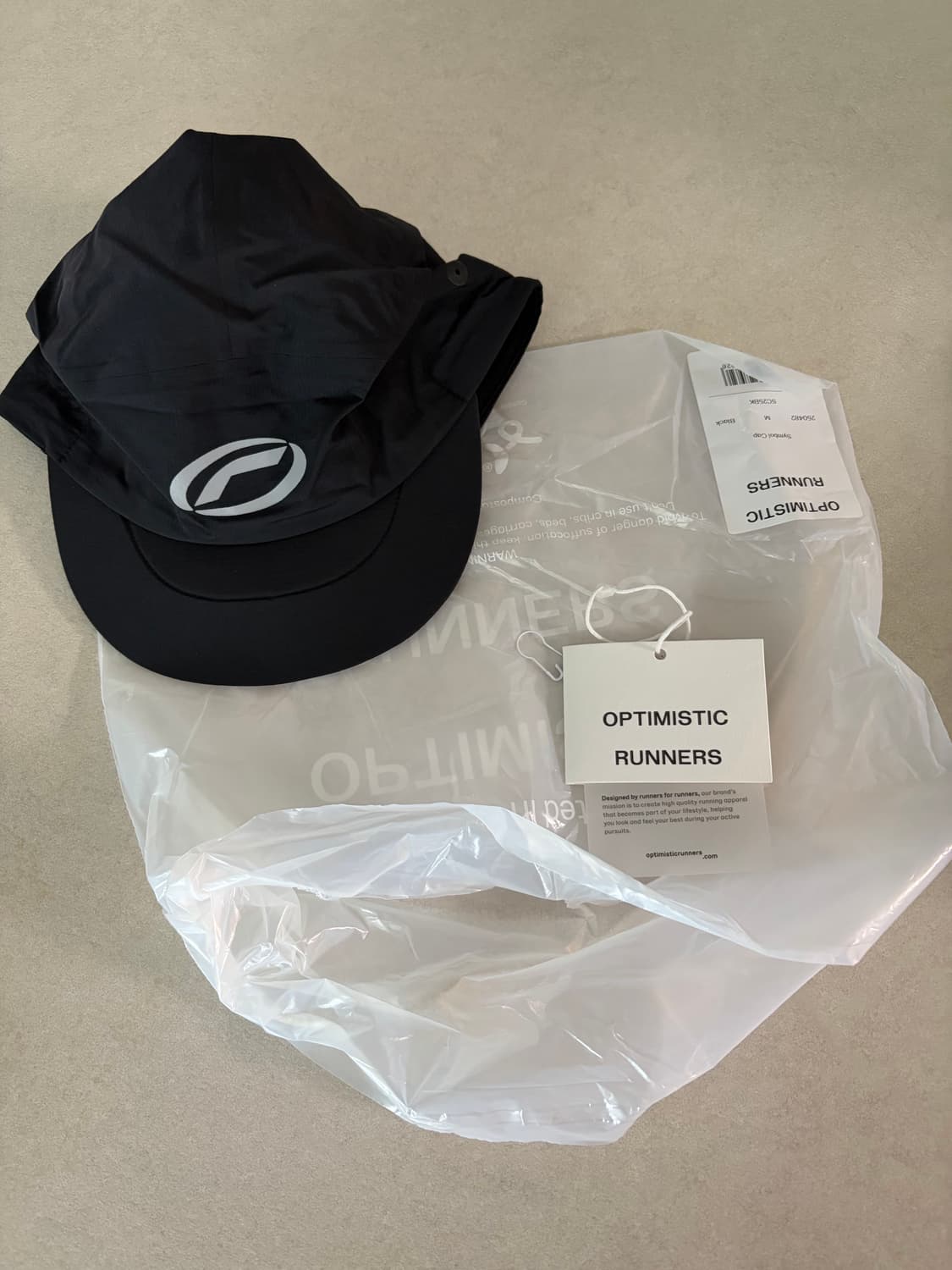 Optimistic Runners 블랙 캡 상품이미지1