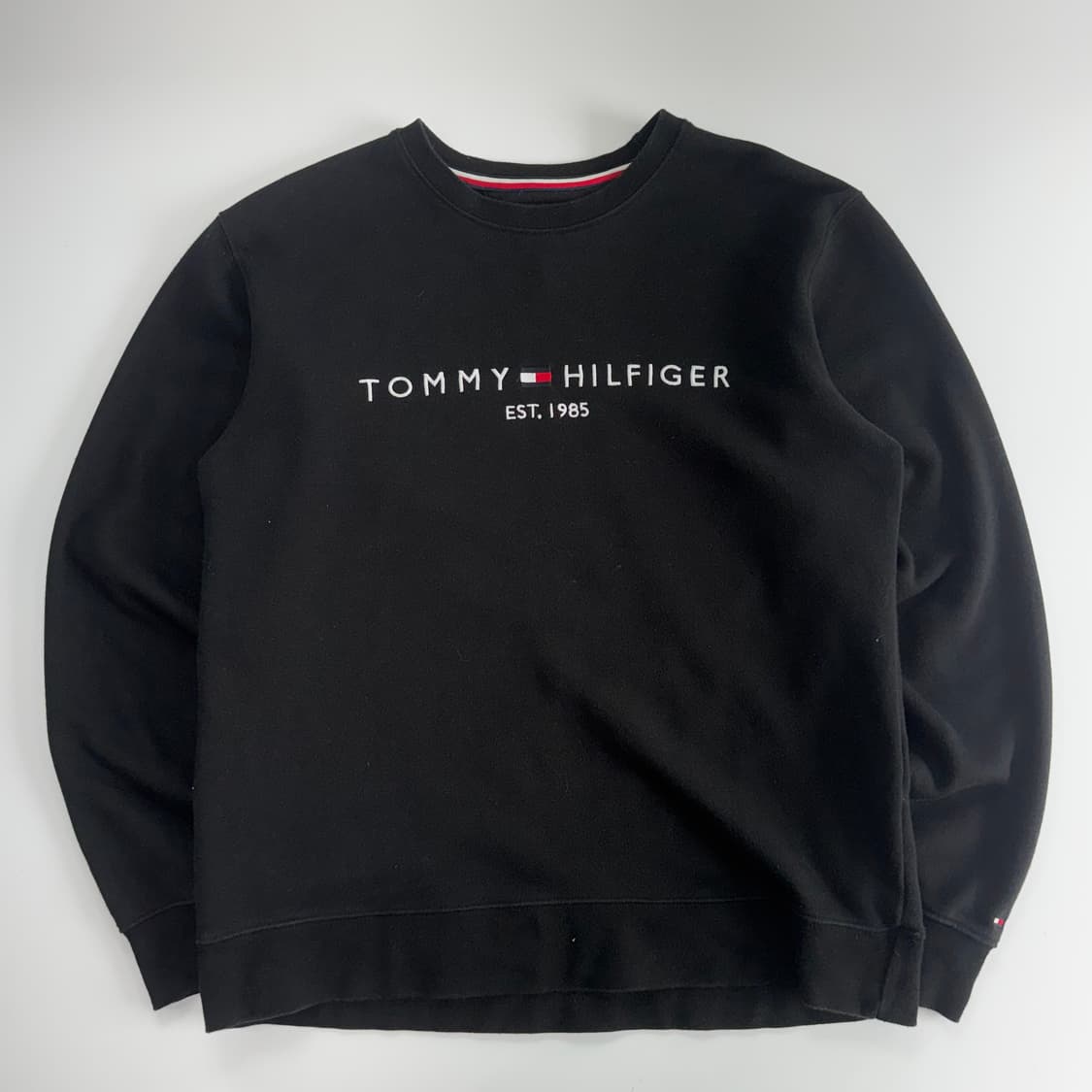 Tommy Hilfiger 타미힐피거 스펠아웃 로고 블랙 맨투맨 상품이미지3