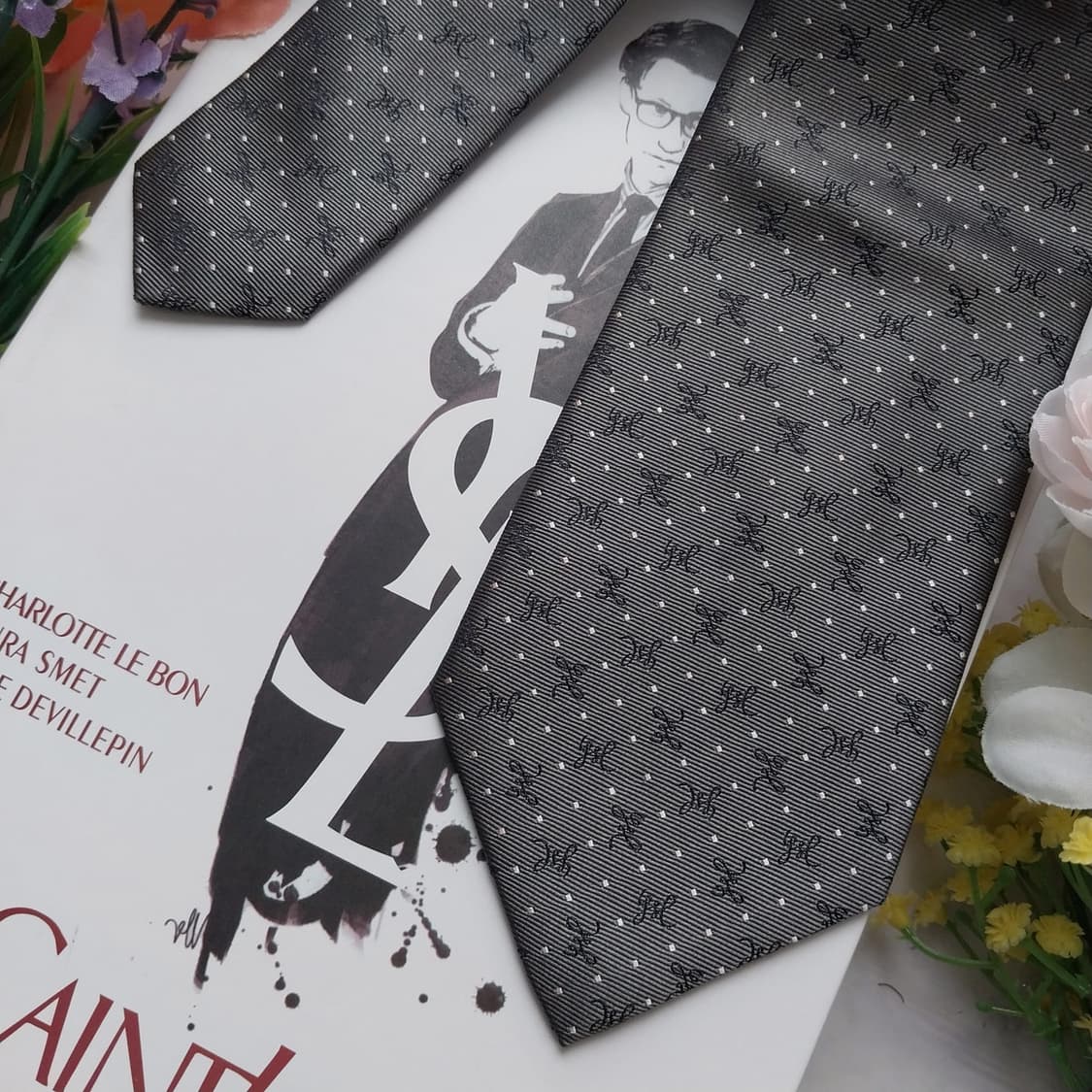 입생로랑 실크 그레이 자카드 슬림 넥타이 8cm A+등급 K1322
 상품이미지4