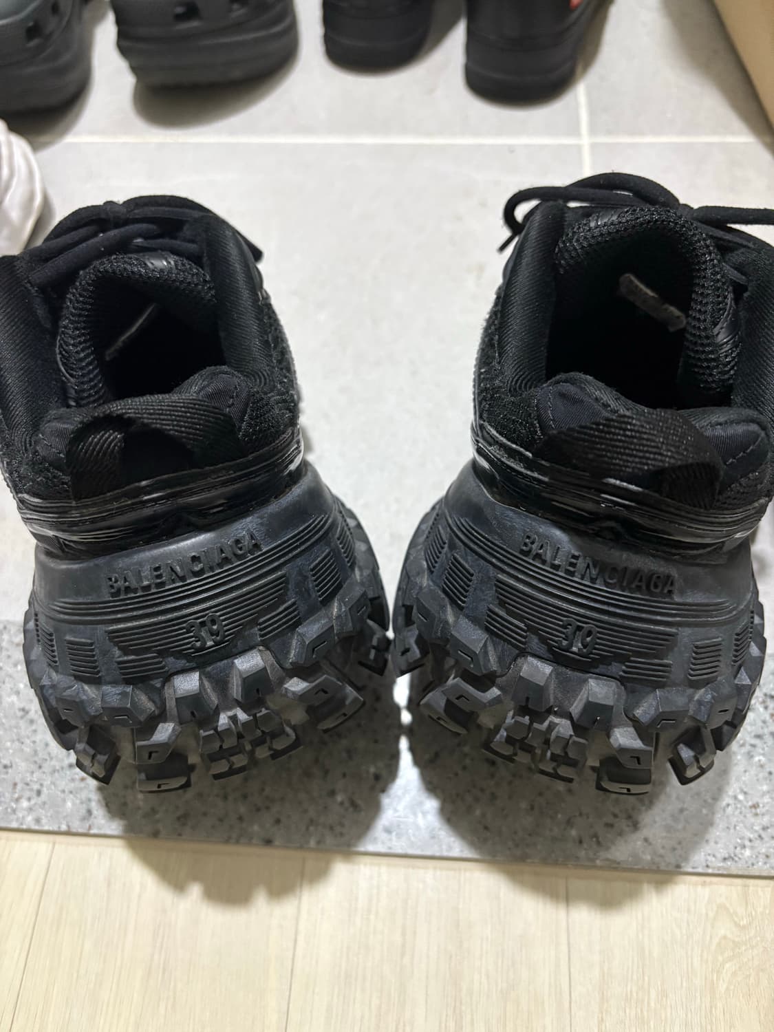 발렌시아가 디펜더 블랙 39size 상품이미지3