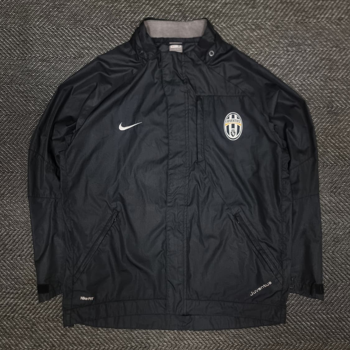 나이키 유벤투스 올드 로고 바람막이 상품이미지1