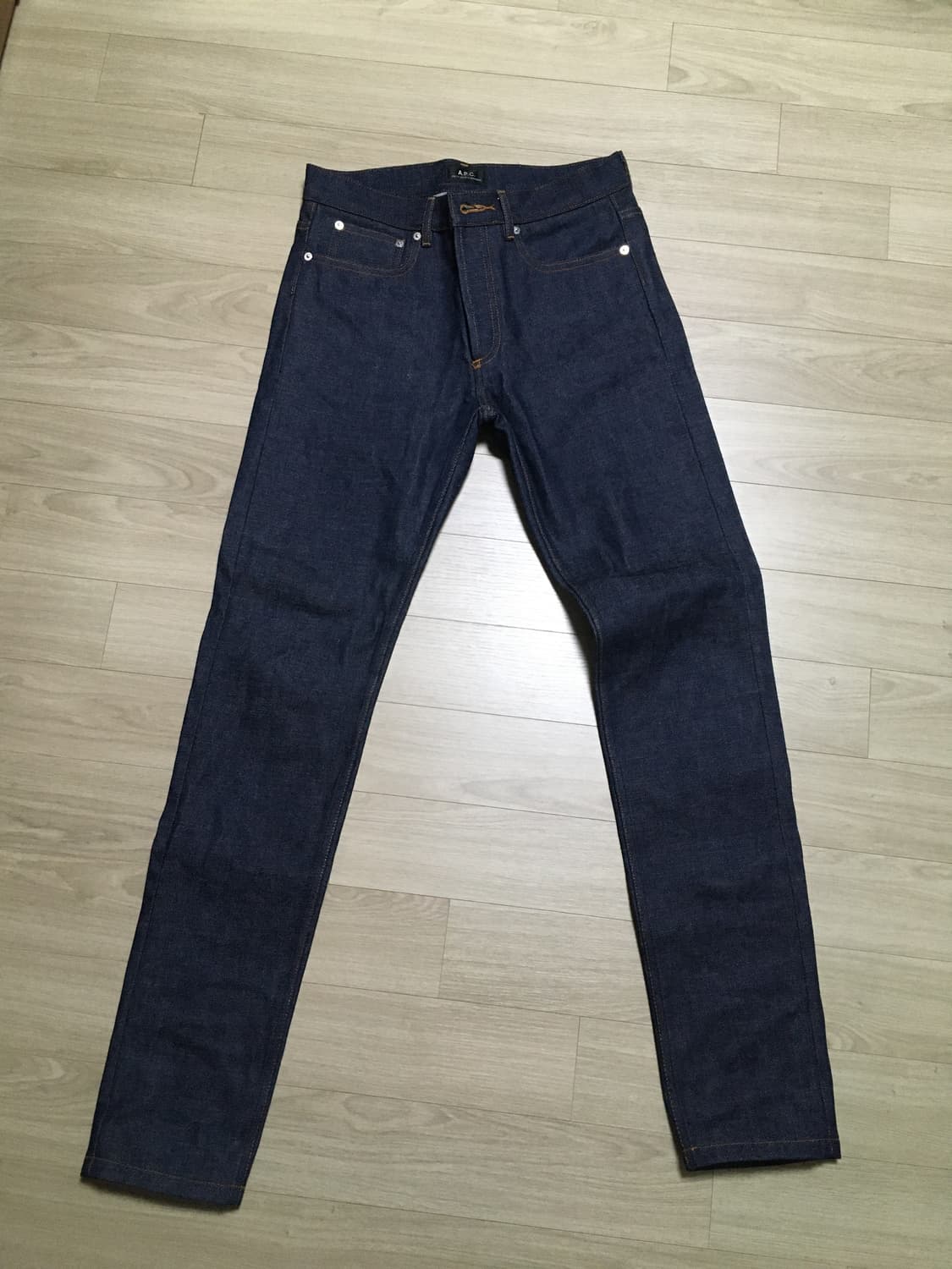 A.P.C 쁘띠 뉴 스탠다드 셀비비 데님 (29) 상품이미지2