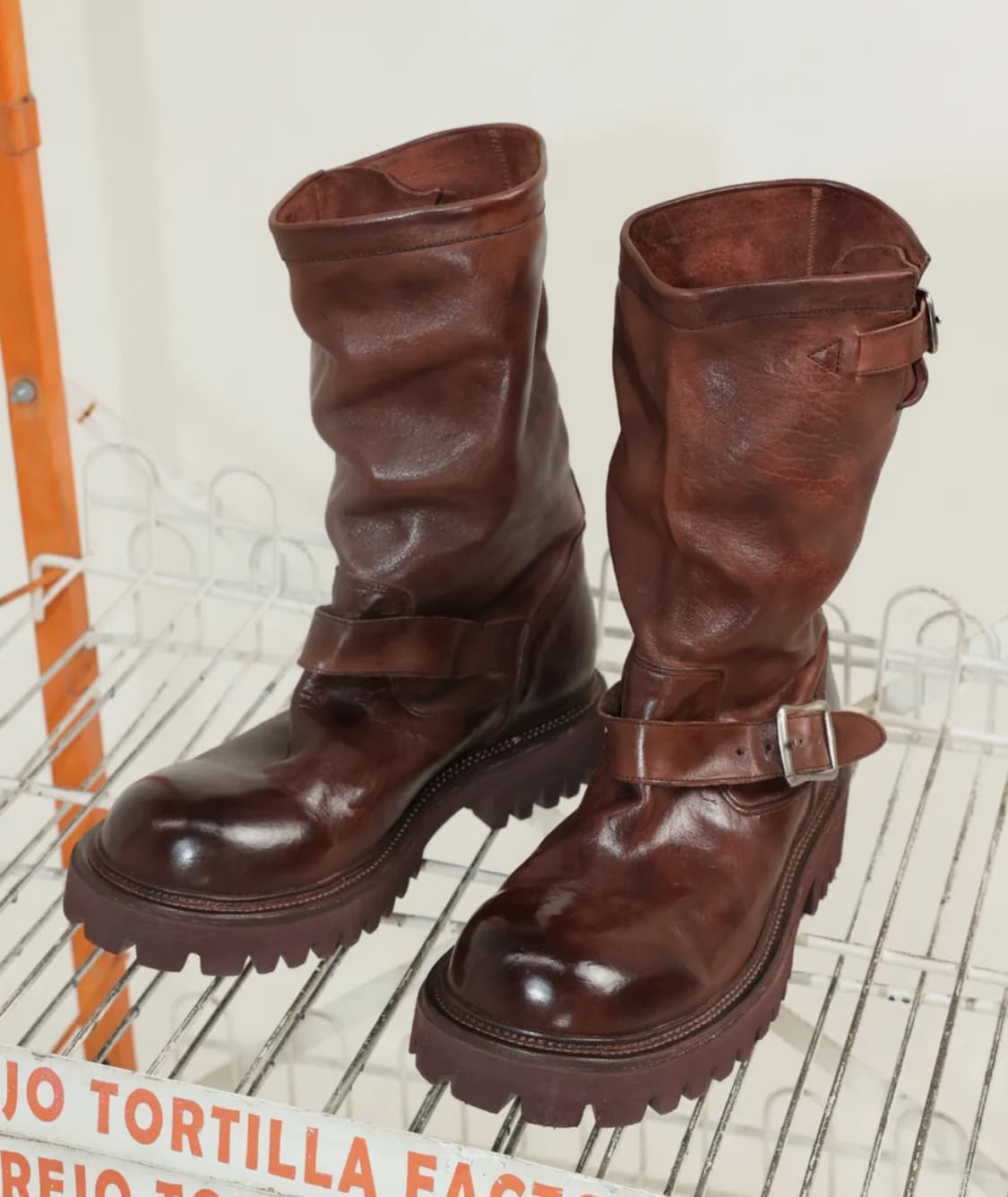 야세 홀스하이드 엔지니어 부츠 6.5cm 페더 코만도솔 브라운 상품이미지1