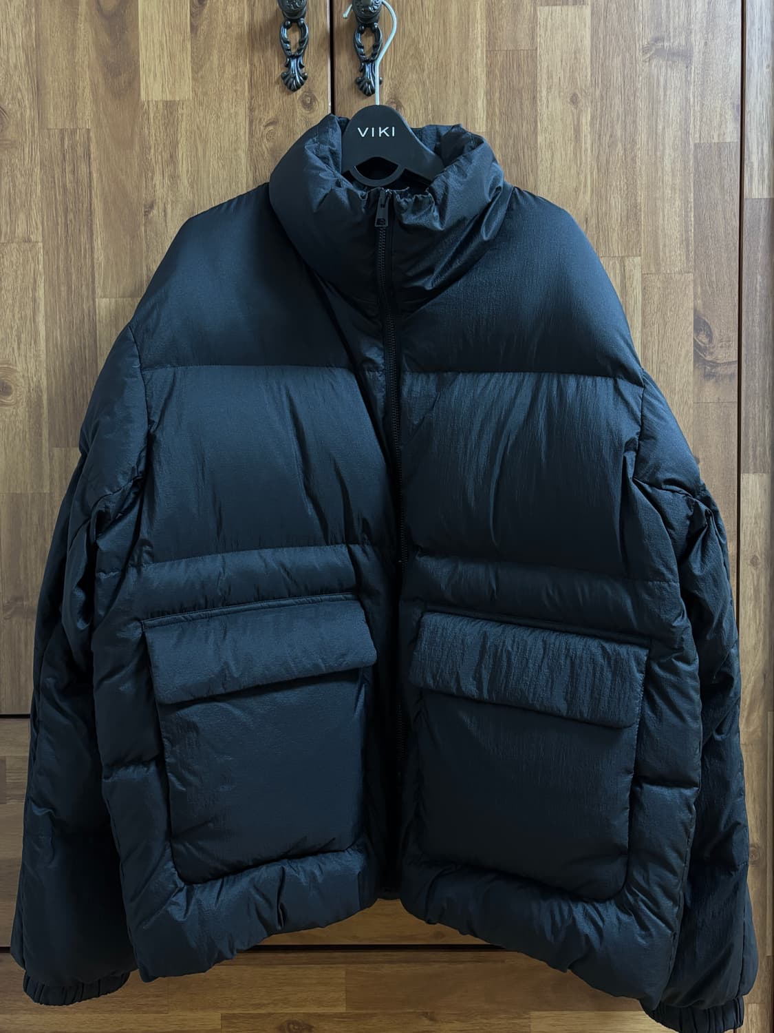 [M] 코스 퍼넬넥 퀼티드 다운 자켓 블랙 (패딩) 상품이미지1