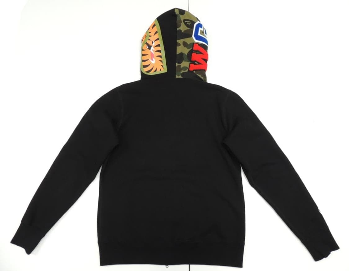 초레어 베이프 스와로브스키 하프 카모 샤크 후드집업 상품이미지3