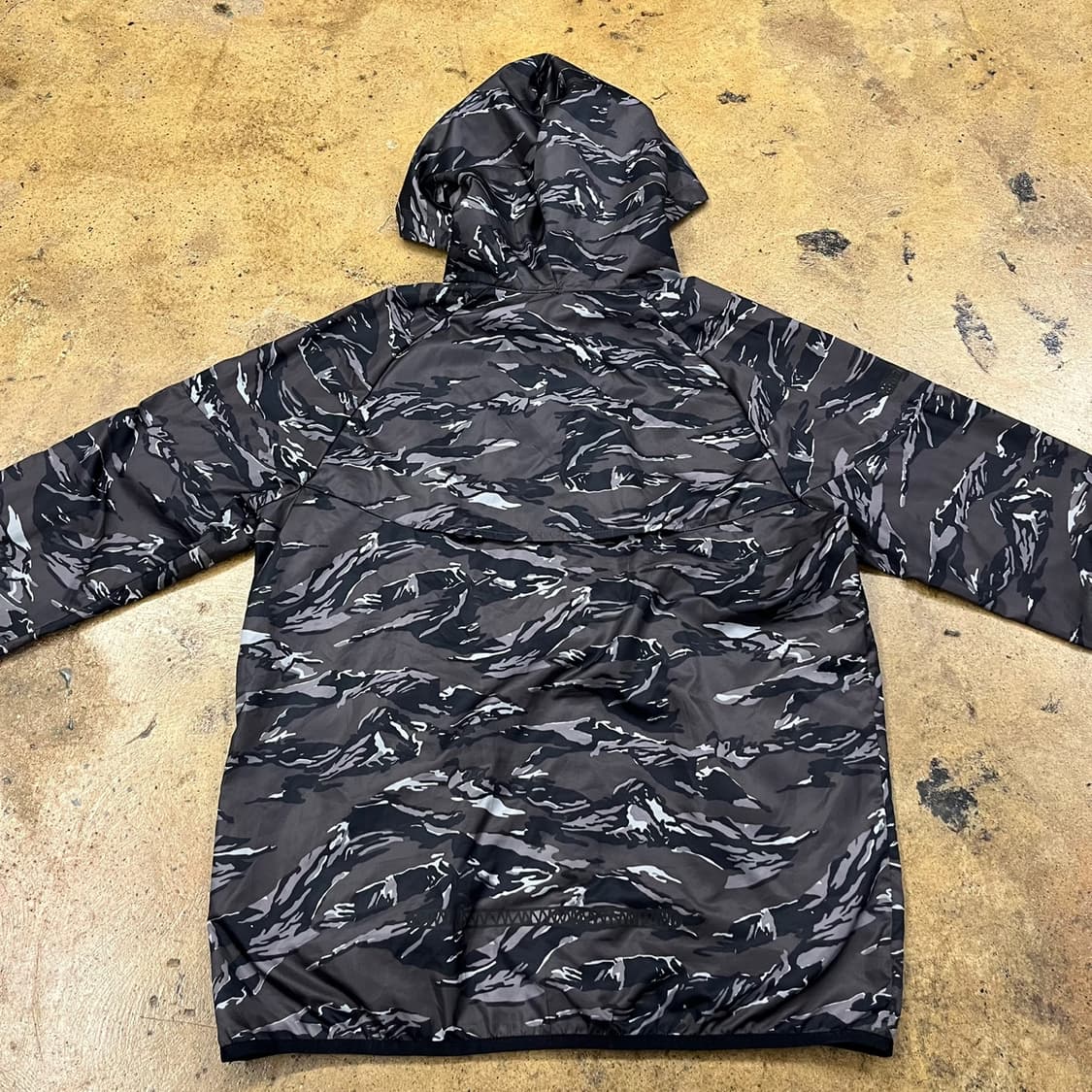 나이키 카모 밀리터리 그레이 블랙 바람막이  상품이미지4