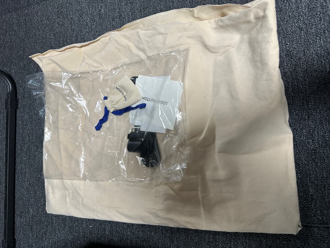 루이비통 키폴 반둘리에 55 마카사르 판매합니다 상품이미지3