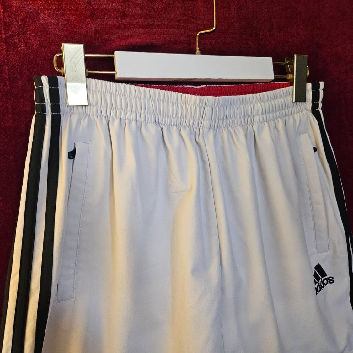 아디다스(Adidas) 나일론 스포티 3선 메쉬 밴딩 스커트

 상품이미지3