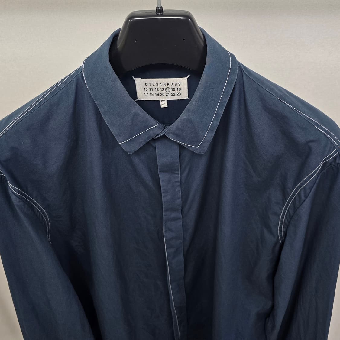 메종 마르지엘라 백로고 스티치 셔츠 43사이즈 판매 상품이미지3